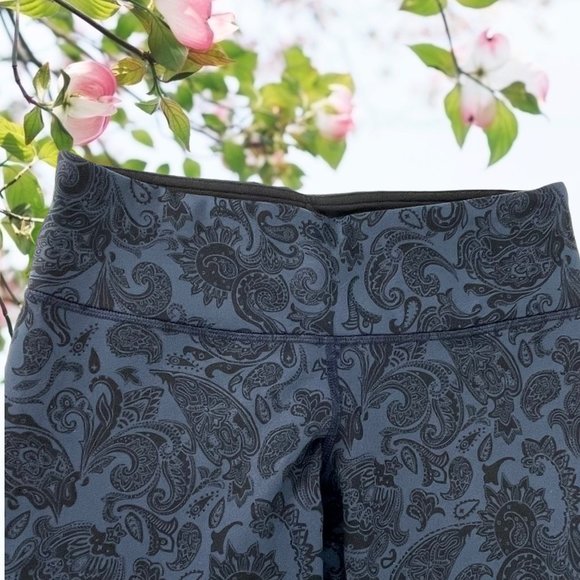 Lululemon Wunder Under Paisley Capri Size 6 - Picture 6 of 7